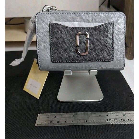 Marc Jacobs The Utility Snapshot Slim Bifold Wallet - Wolf Grey - Picture 1 of 6